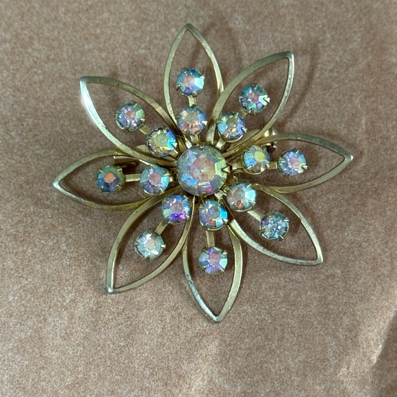 Accessories - Vintage Gold-Tone Flower Brooch with Aurora Borealis Rhinestones – Brooch